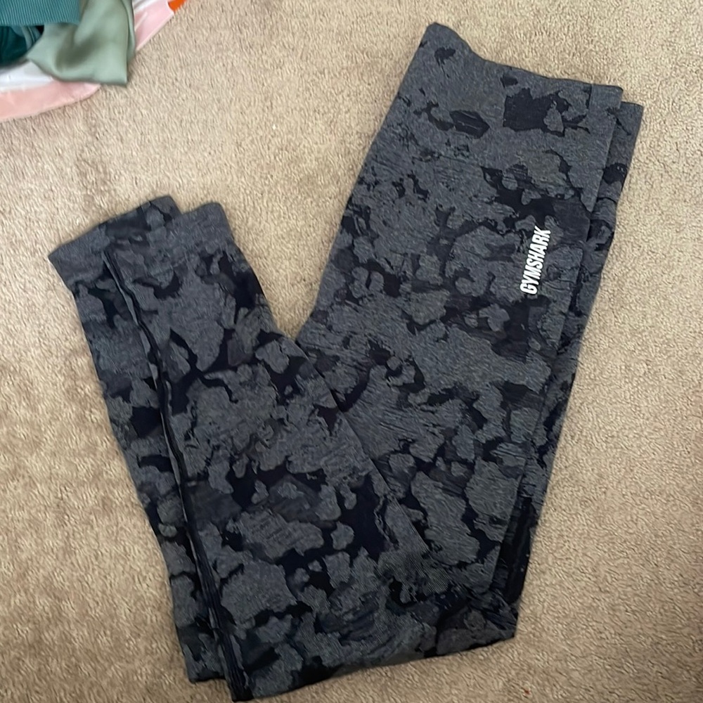 CAMO GYMSHARK LEGGINGS